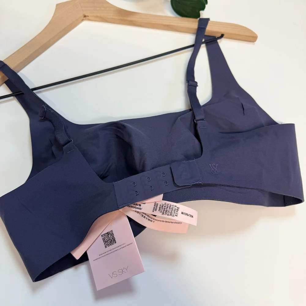 Victoria's Secret Sky Blue Bra New With Tags Size Medium Soft